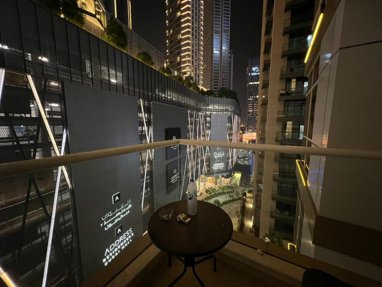 Downtown Holiday'S - 1 Min To Dubai Mall & Burj Khalifa Hostel Exterior foto