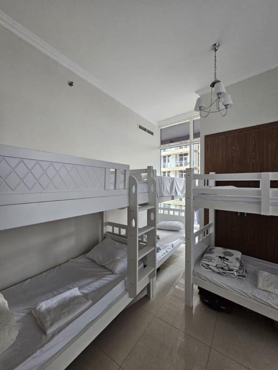 Downtown Holiday'S - 1 Min To Dubai Mall & Burj Khalifa Hostel Exterior foto